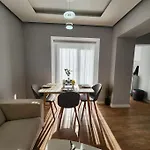 Cozy Midtown Apartment In Tirana