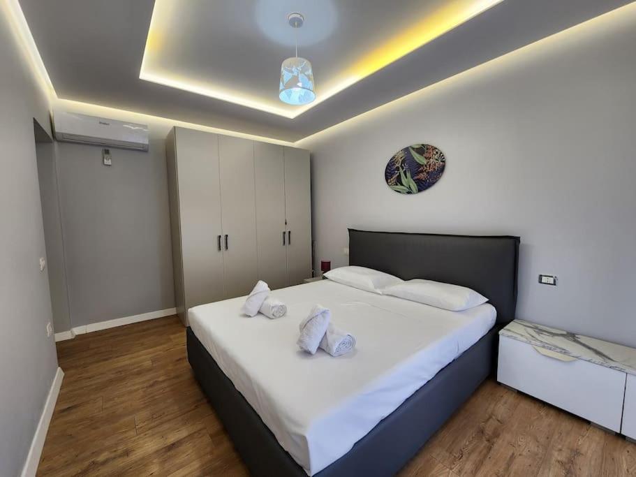 Cozy Midtown In Apartamento Tirana